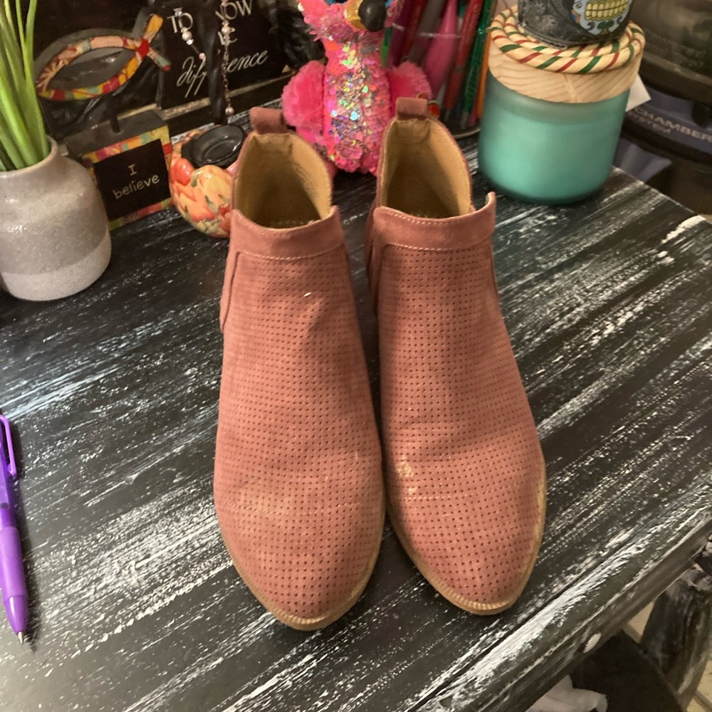 Lower cut boots - Picture 5 of 5